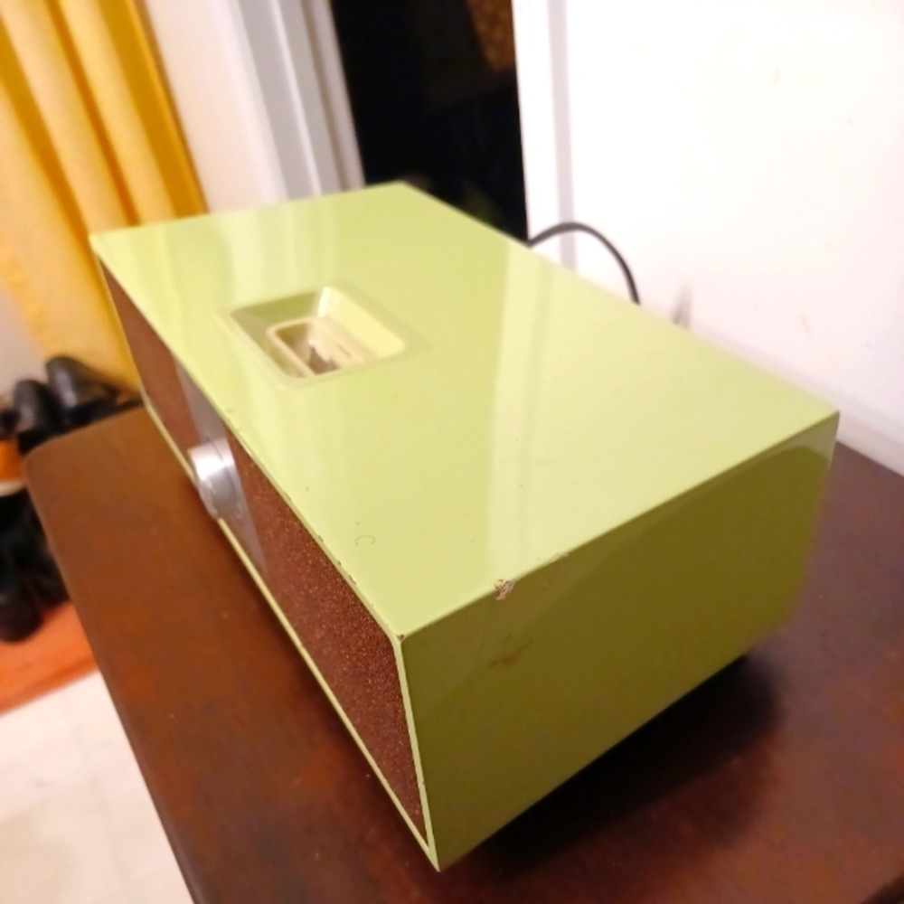 𝅺Specktone Retro iPod Docking Station - Picture 9 of 12